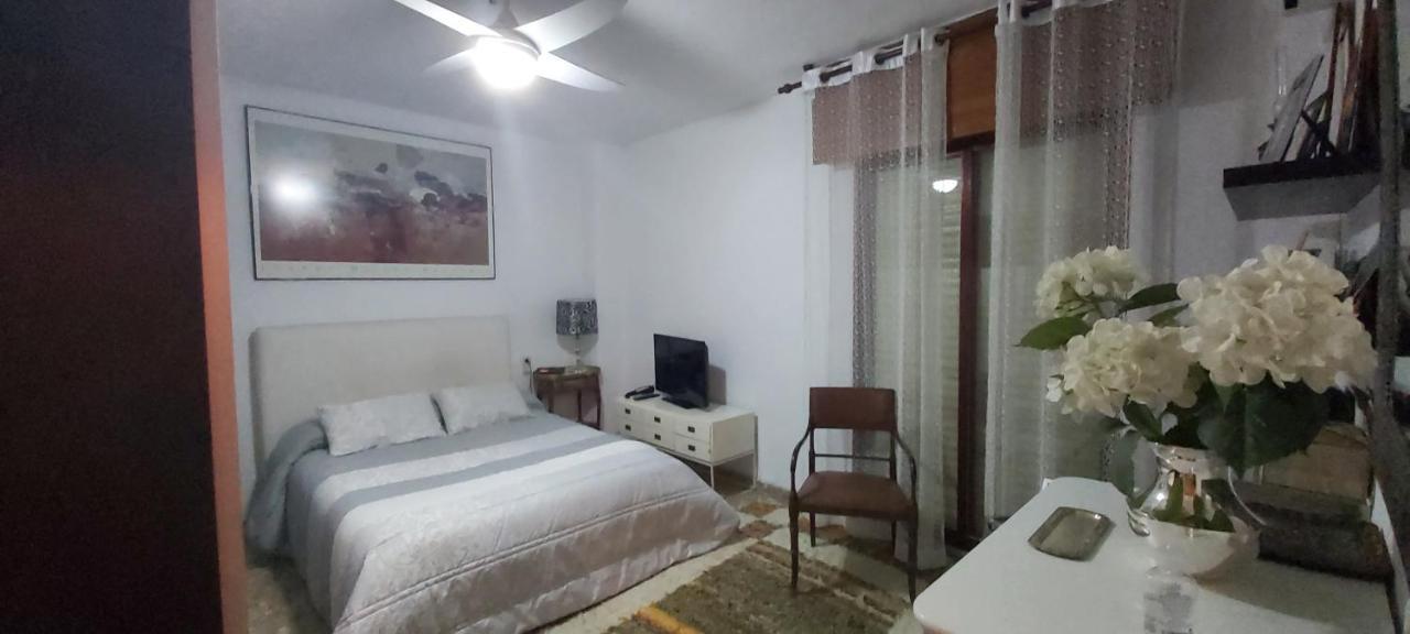 Lola.- Habitacion De Matrimonio, Con Bano Privado Гранада Екстериор снимка