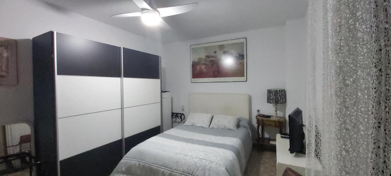Lola.- Habitacion De Matrimonio, Con Bano Privado Гранада Екстериор снимка